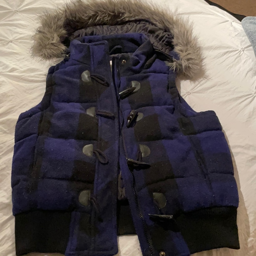 Aeropostale vest